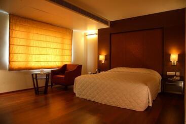 Hotel Grand Gardenia