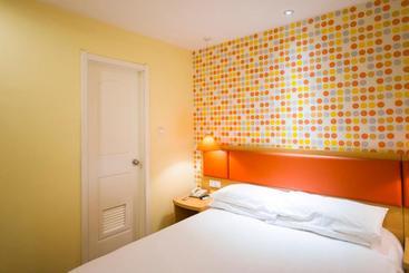 هتل Home Inn Yanji Changbaishan Road