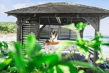 בית מלון כפרי Langley Resort Fort Royal