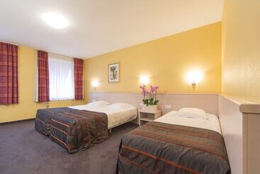 בית מלון כפרי Leo Station, Villa Et Annexes