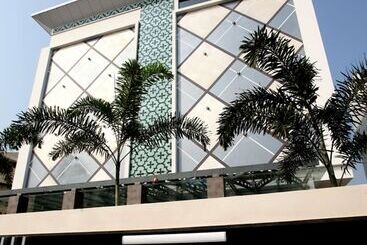 酒店 Paradigm Sarovar Portico Kakinada