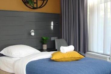 בית מלון כפרי The Happy Traveler