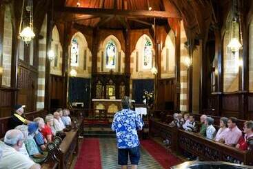 Paradise Hotel & Resort