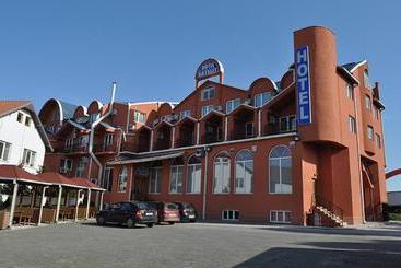 هتل Satelit Kumanovo