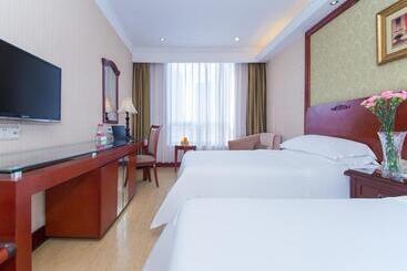 Vienna International Hotel Xiangyang Railway Station