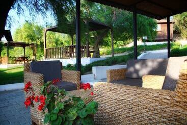 تختخواب و صبحانه Akkum Beach Otel