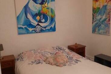 مبيت وإفطار La Chambre De Garance Et Ses Couleurs D Art