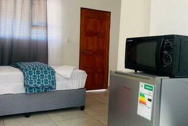 פנסיון Ikhaya Guesthouse