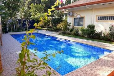 פנסיון Blue Gates Paradise