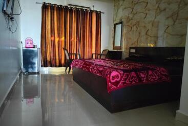 بنسيون Hiral Valley View Residency Matheran