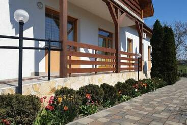 펜션 üveghíd Vendégház