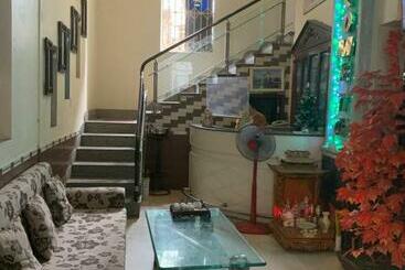 هتل Nhà Nghỉ Hoàng Anh