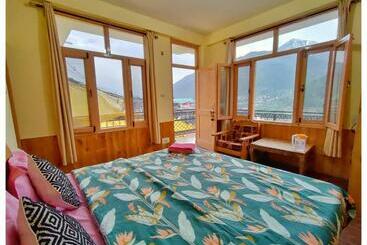 بنسيون Enchanted Cottage