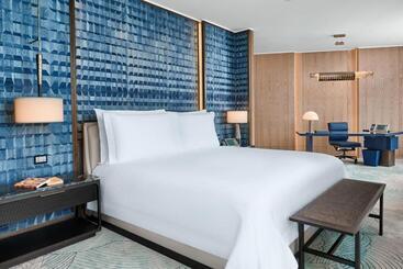 هتل City Of Dreams Macau   Nüwa Macau