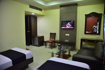 ホテル Sanjog International