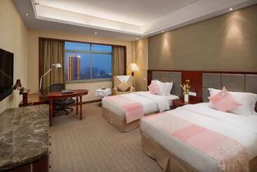 בית מלון כפרי Yiyang Huatian