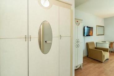 Отель Maira Beach Bodrum