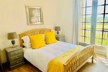 住宿加早餐  Les Grands Bois