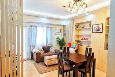 מלון דירות Manhattan Plaza Tower 2 With Balcony, Mini Karaoke, Pool, Can Cook