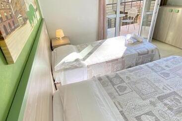 تختخواب و صبحانه Nice Residence