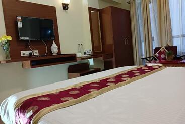 בית מלון כפרי Zingkham Residency