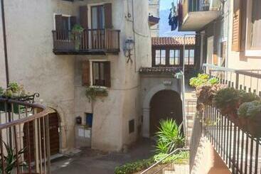 ペンション La Tana Dell Artista