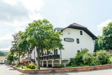 Отель Gasthof Schmucker