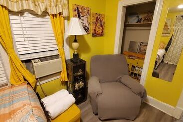 بنسيون Room In Guest Room   Yellow Rm Dover  Del State, Bayhealth  Dov Base
