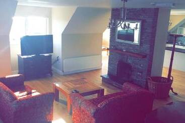 تختخواب و صبحانه Lehinch Lodge