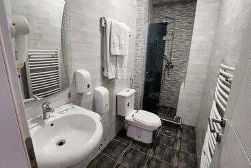 هتل Rile Men Blue