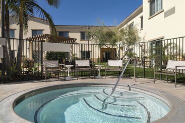 فندق Courtyard By Marriott Santa Barbara Goleta