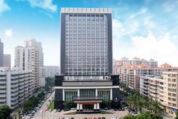 בית מלון כפרי Heavensent Plaza  Zhanjiang