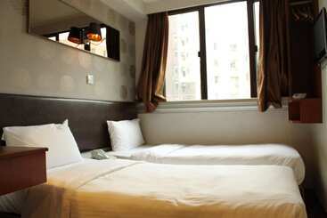 Lander Hotel Prince Edward