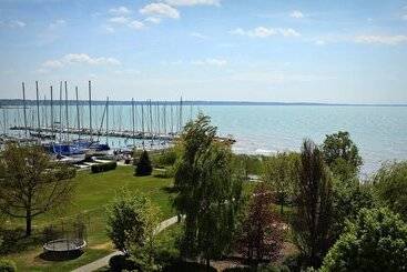 Отель Marina Port