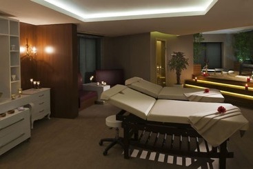 فندق Ng Afyon Wellness & Convention