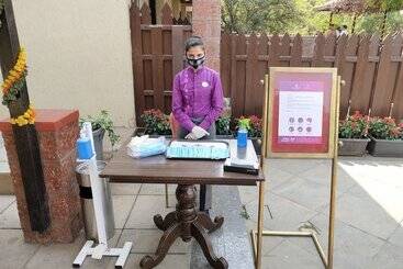 فندق Regenta Mpg Club