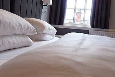 בית מלון כפרי The Lion