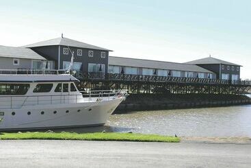 Howard Johnson Marinas & Resort