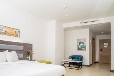 Liv Weibdeh Hotel Suites