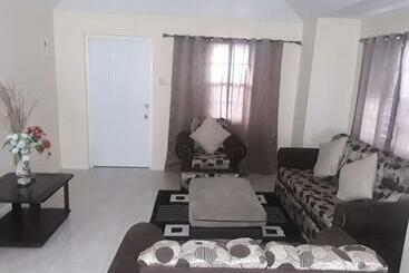 بنسيون Heartland Estate