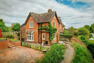 Bed and Breakfast Morningside Cottage