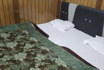 בית מלון כפרי Oyo 88186 Hariyali Resort