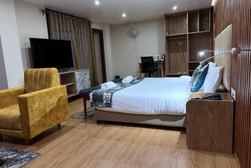 בית מלון כפרי The Phoenix Residency