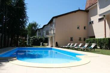 Red Clay Spa Apartments