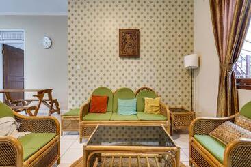 فندق Spot On 91107 Villa Galaxy Resort