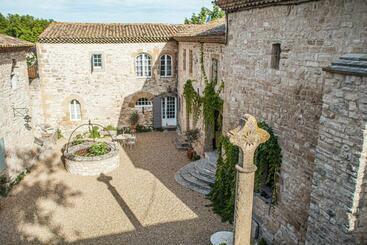 Bed and Breakfast Prieuré Notre Dame De Conil   12e Siècle
