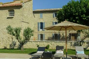 민박 La Bastide Neuve