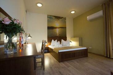 Nocleg ze śniadaniem Viktor Bor  és Vendégház