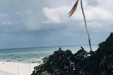 پانسیون Room In Bb   Room Ally At The Beach For 2 3 Guests