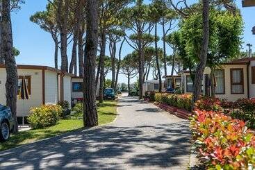 בקתות Camping Village Cavallino